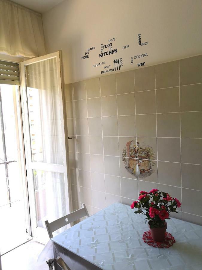 Ferienwohnung House Henry Vado Ligure Exterior foto